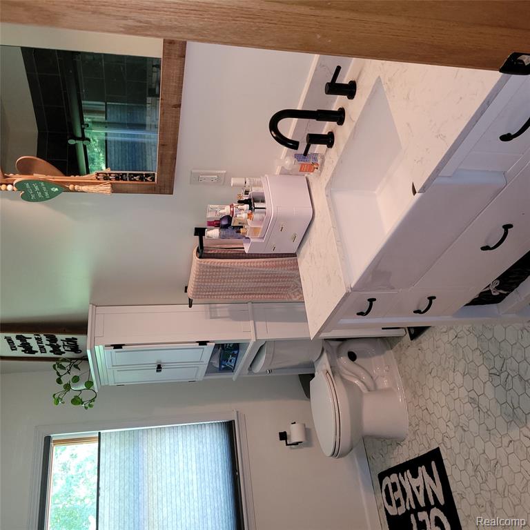 24640 Huron River Drive, Rockwood, MI — Photo 21