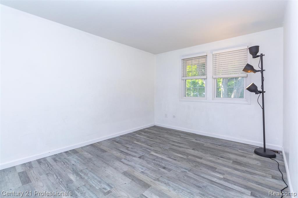 1658 Brentwood Drive, Troy, MI 48098 — Photo 18