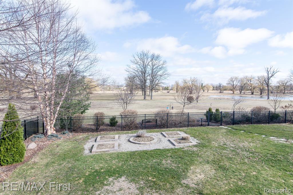 8598 GOLF LANE Drive, Commerce Twp, MI 48382 — Photo 3