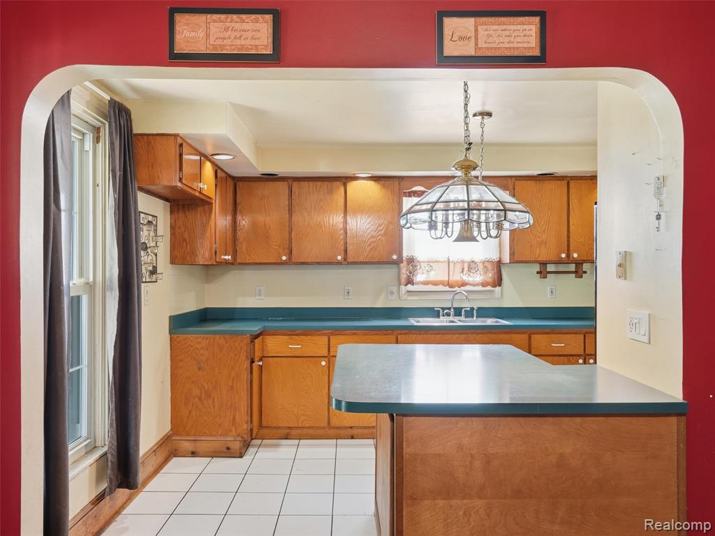 69 E Burdick Street, Oxford, MI 48371 — Photo 9