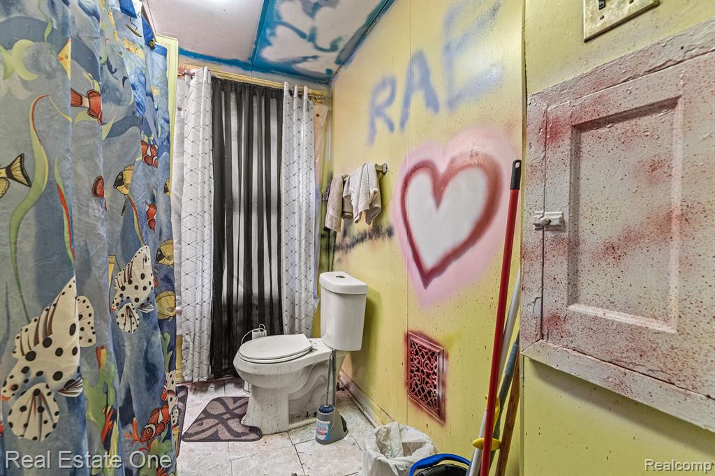 1821 HELEN Street, Detroit, MI 48207 — Photo 15