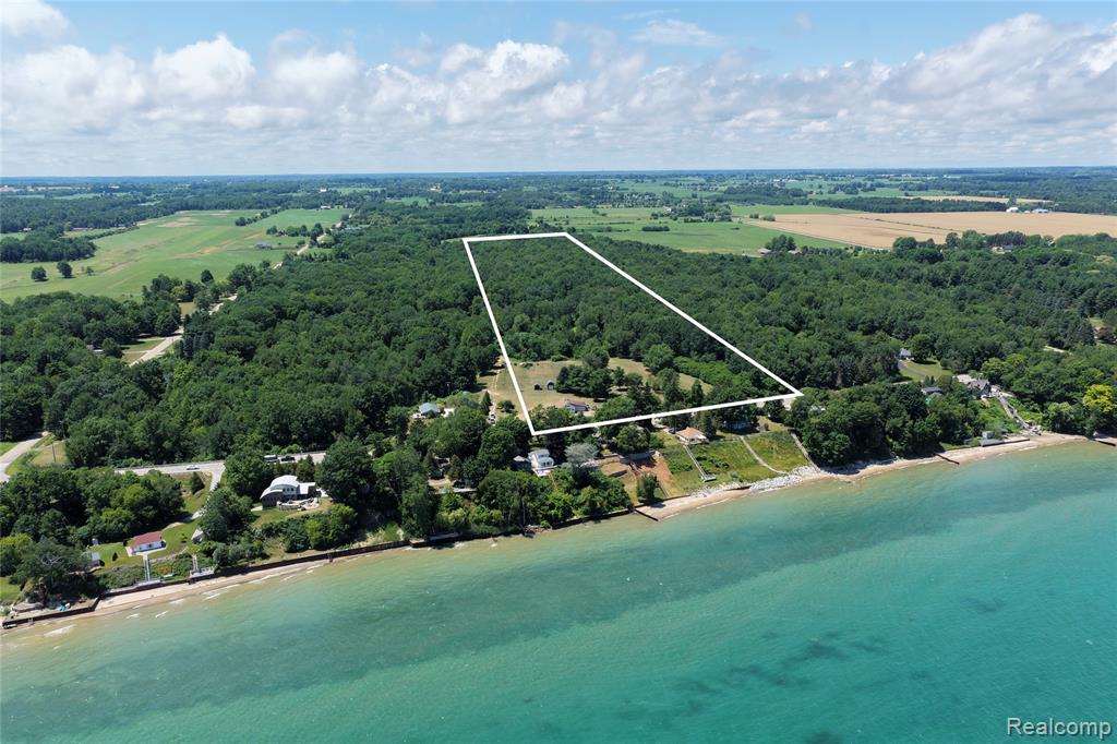 Property photo for 2898 Lakeshore Road, MI