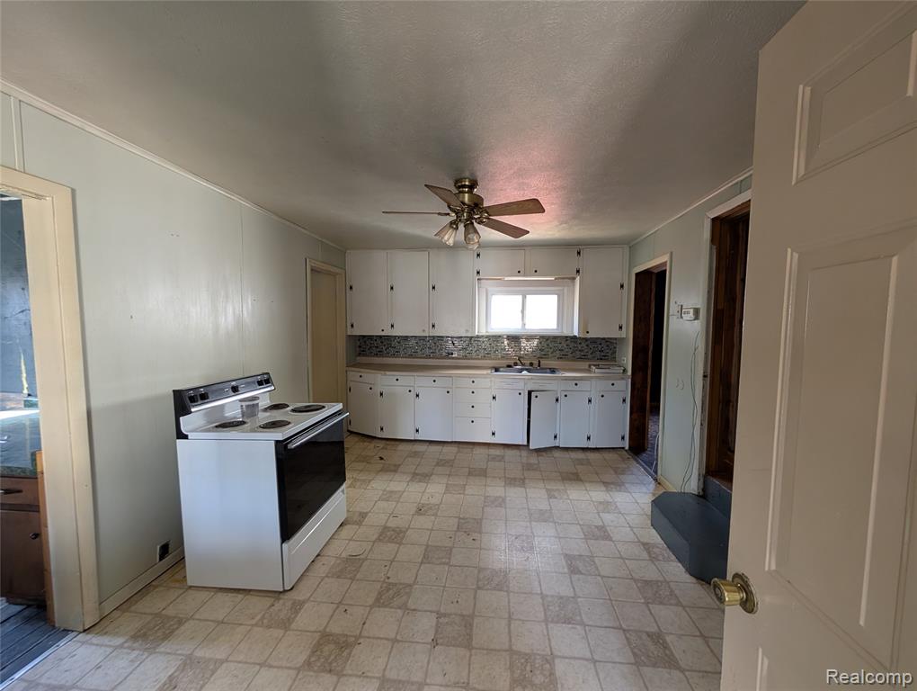 10611 W Saint Charles Road, Sumner, MI 48889 — Photo 3