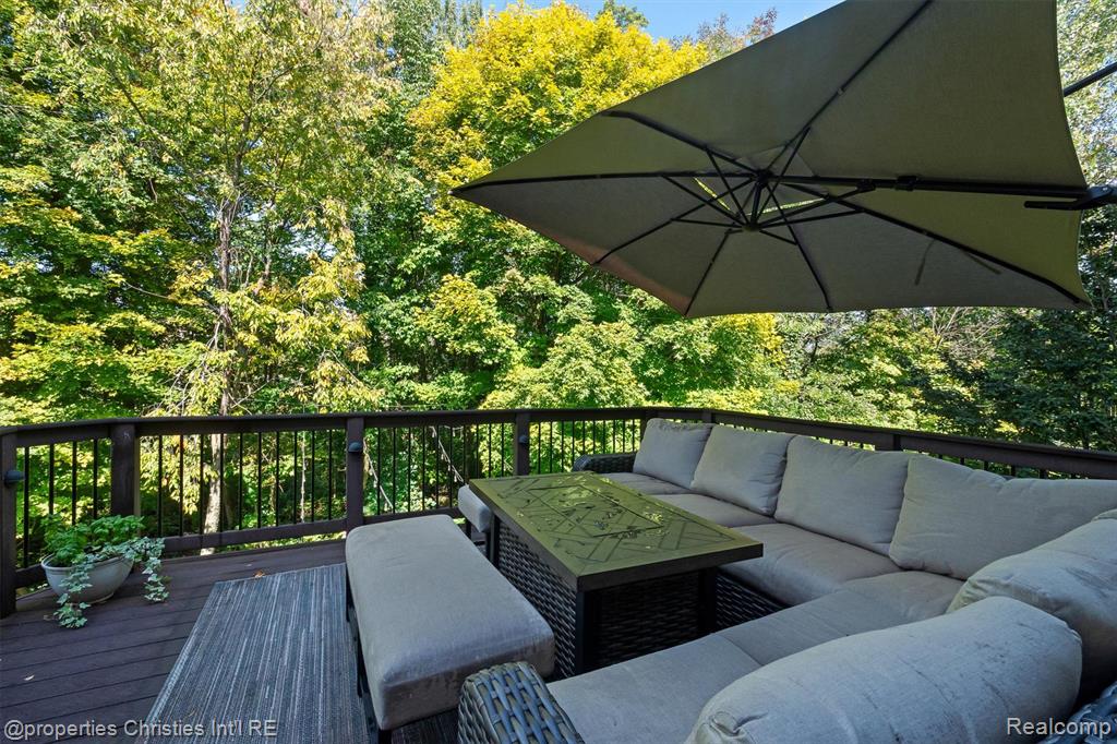 27087 Victoria Road, Novi, MI — Photo 32