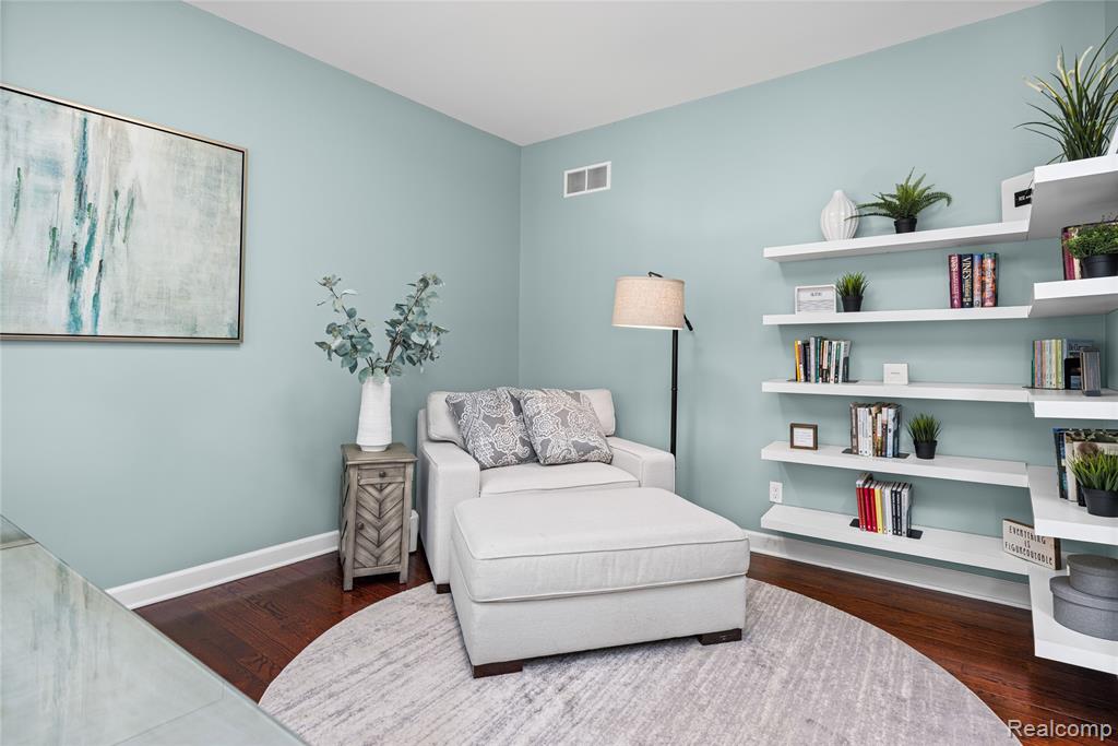 730 Leon Road, Walled Lake, MI 48390 — Photo 10