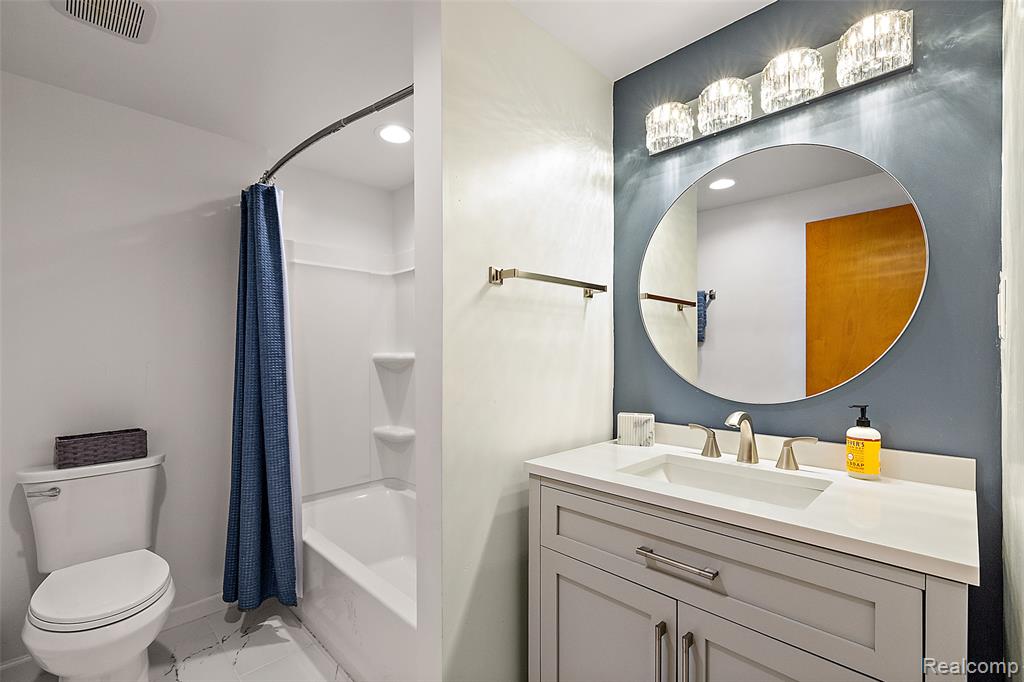 6804 Spruce Drive, Bloomfield Hills, MI 48301 — Photo 19
