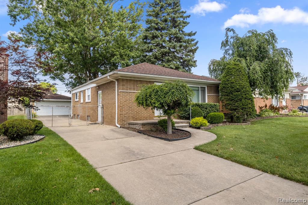 8708 HURON Street, Taylor, MI 48180 — Photo 3