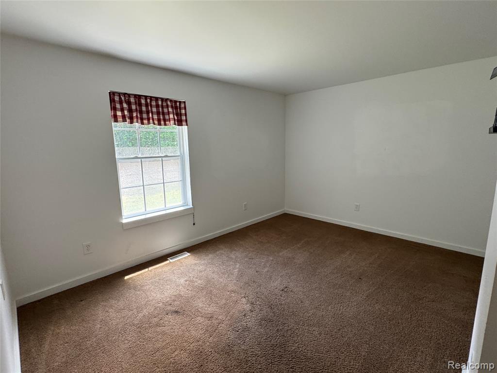 5402 Raubinger Road, Swartz Creek, MI 48473 — Photo 21