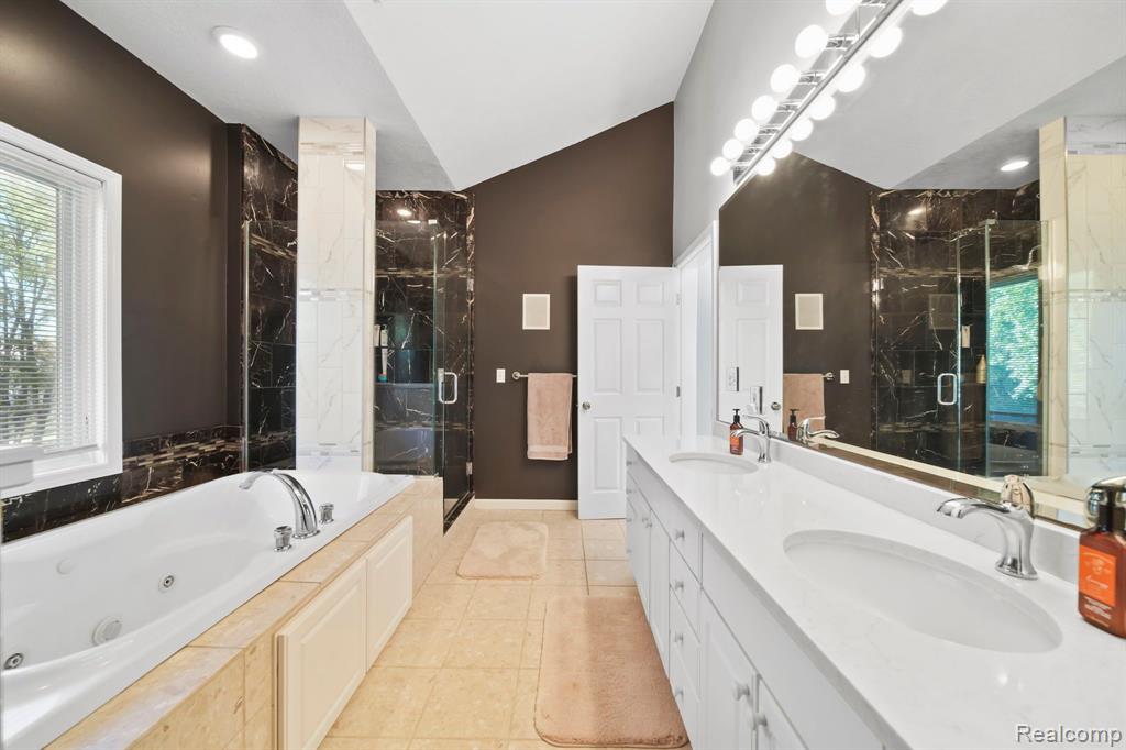 4852 INDIAN CREEK Drive, Jackson, MI 49201 — Photo 34