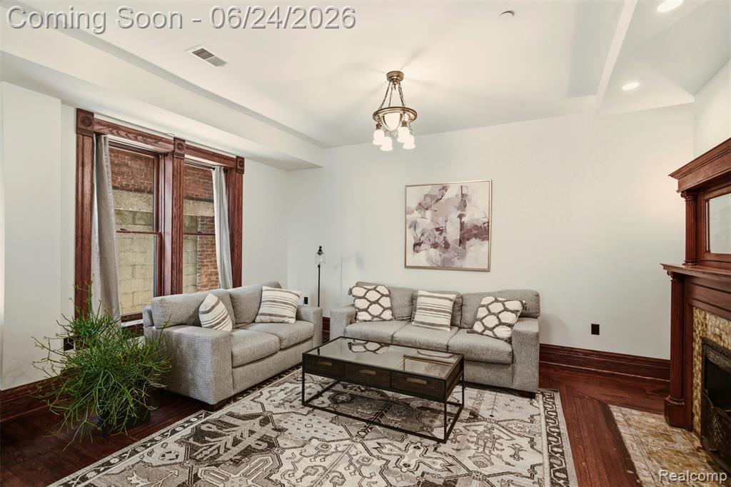 701 W Canfield Street, Detroit, MI 48201 — Photo 9