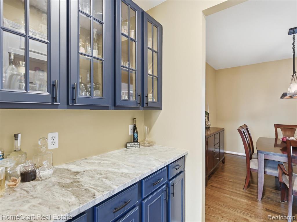 6031 BALMORAL Way, Commerce Twp, MI 48382 — Photo 18