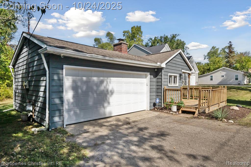 4066 Green Lake Road, West Bloomfield, MI 48324 — Photo 45