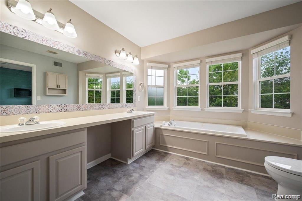 4632 Hunters Circle W, Canton, MI 48188 — Photo 19