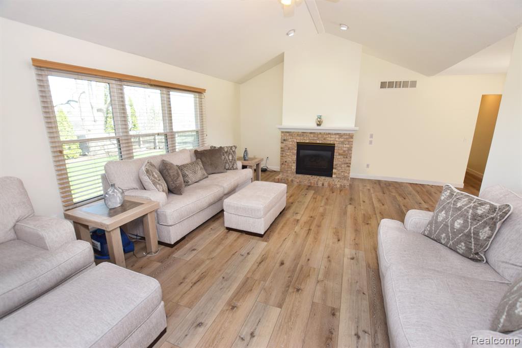 8274 North PORT, Grand Blanc, MI 48439 — Photo 6