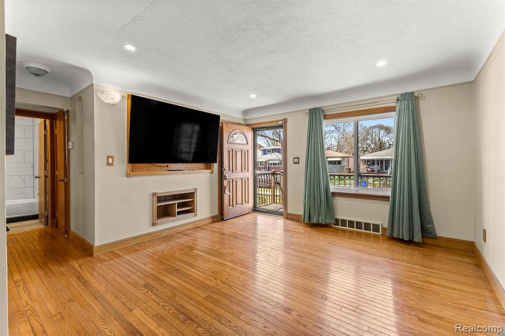 4903 Bedford Street, Dearborn Heights, MI 48125 — Photo 4