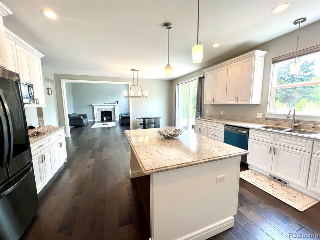 8193 N Pointe Court, Canton, MI 48187 — Photo 8