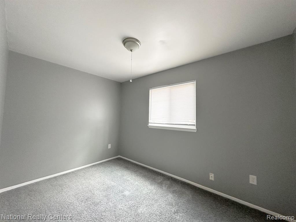 829 W PARKER Avenue, Madison Heights, MI 48071 — Photo 15