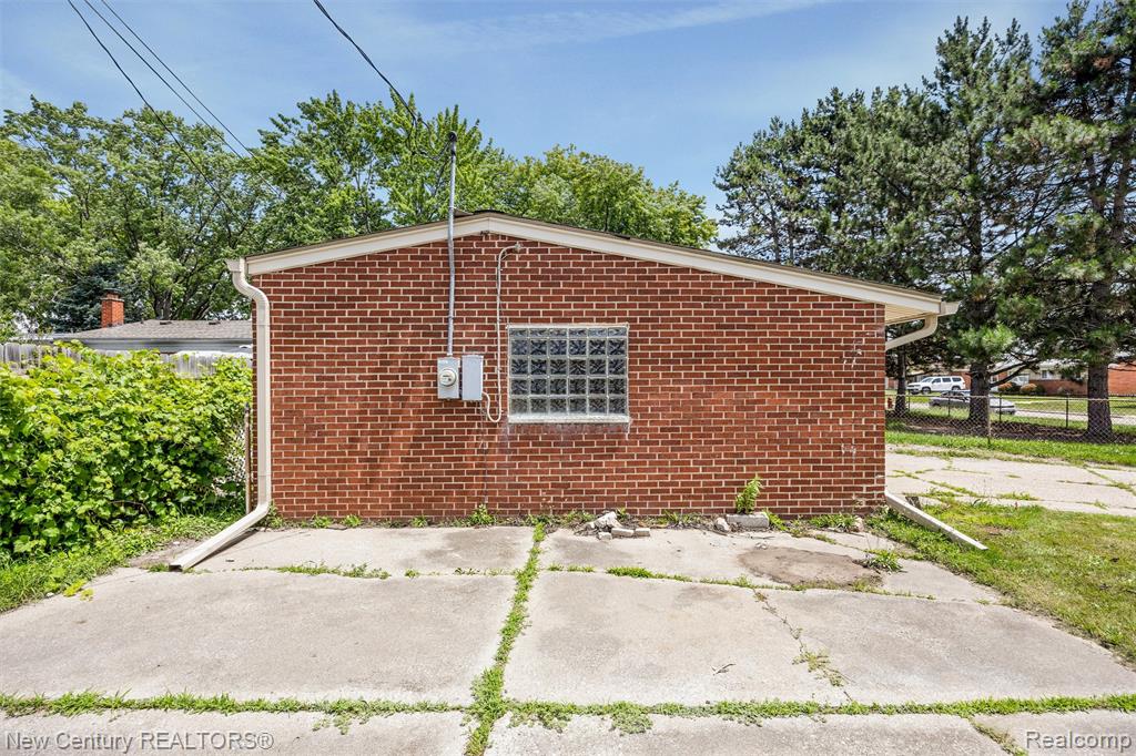 1720 Westbrook Drive, Madison Heights, MI 48071 — Photo 36