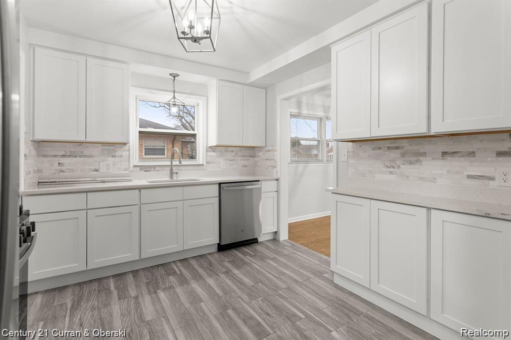 7296 KINGSBURY STREET, Dearborn Heights, MI 48127 — Photo 11