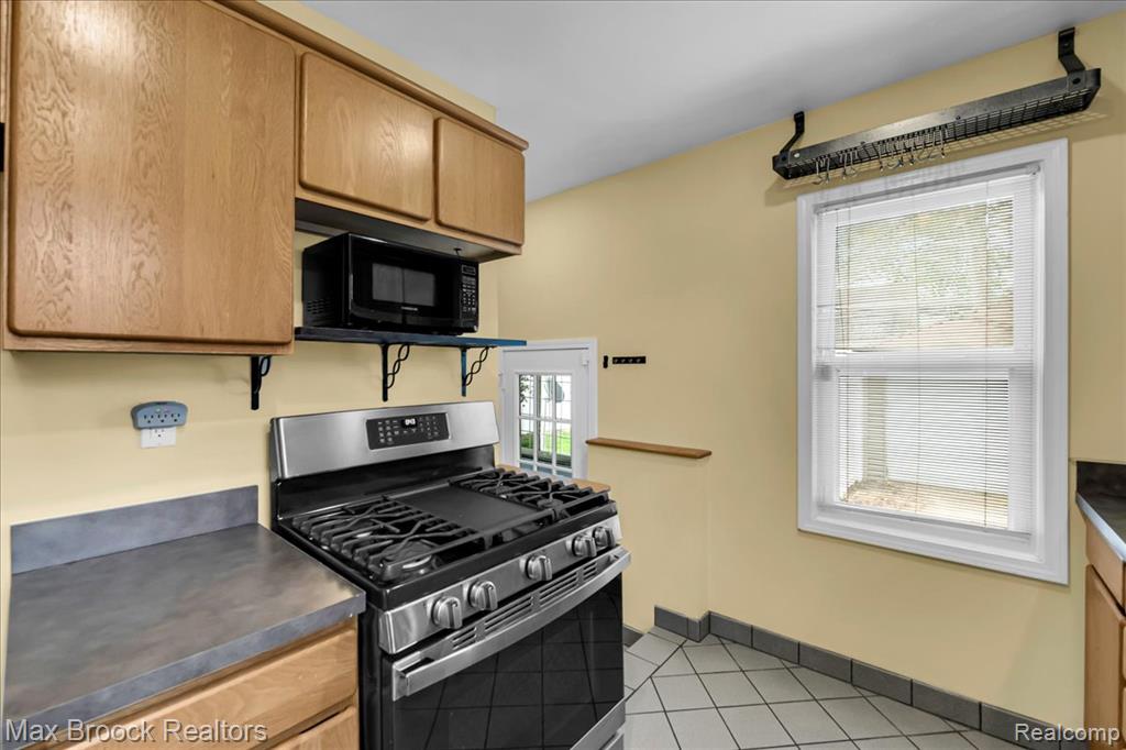 1311 Harvard Road, Berkley, MI 48072 — Photo 11