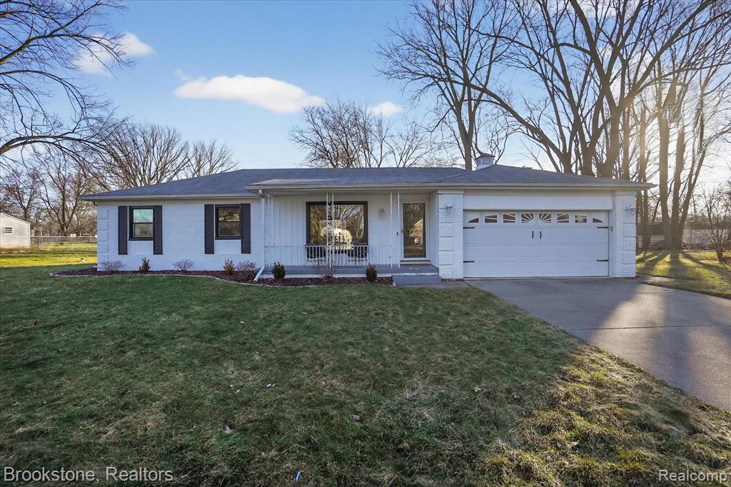 6227 McKenzie Drive, Flint, MI 48507 — front exterior