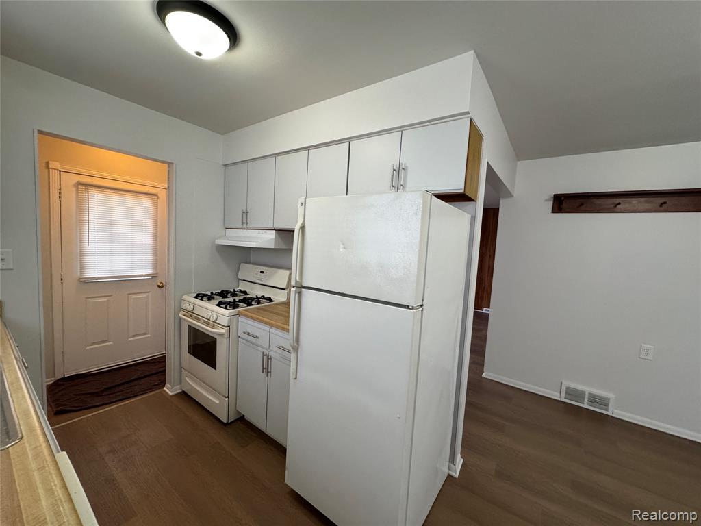 5722 CENTRALIA Street, Dearborn Heights, MI 48127 — Photo 8