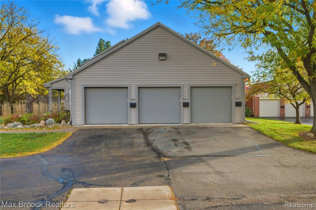 2846 Bombridge Court, Ann Arbor, MI 48104 — Photo 34