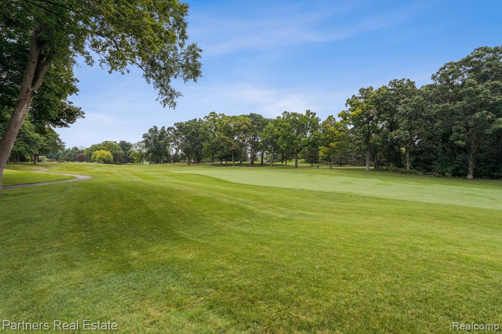 4757 Roundtree Drive, Brighton, MI 48116 — Photo 5