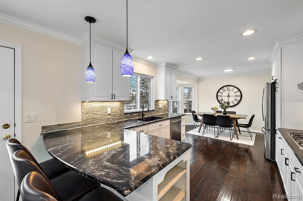 708 Oak View Ln, Milford, MI 48381 — Photo 36