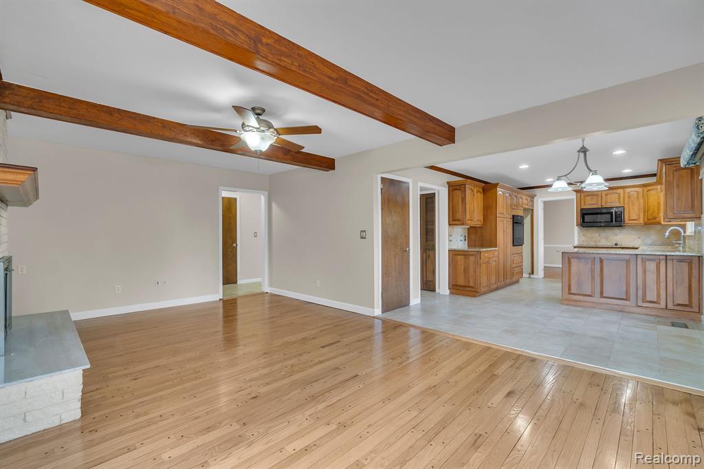 4248 WHITEBIRCH Drive, West Bloomfield, MI 48323 — Photo 21
