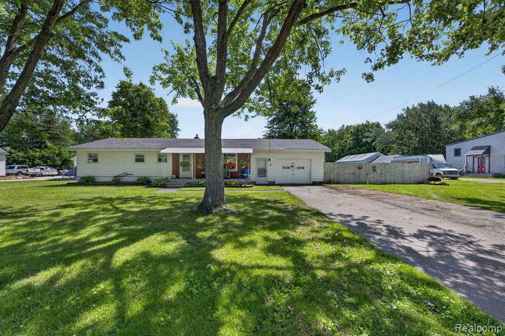 5233 Torrey Road, Flint, MI 48507 — Photo 6