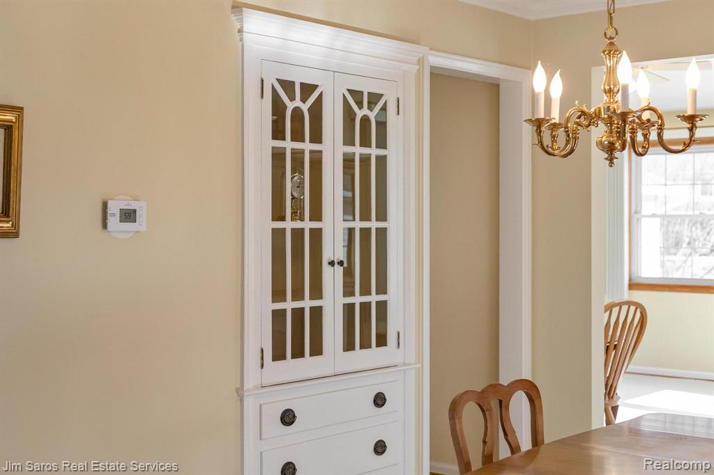 1210 Fairholme Road, Grosse Pointe Woods, MI 48236 — Photo 8