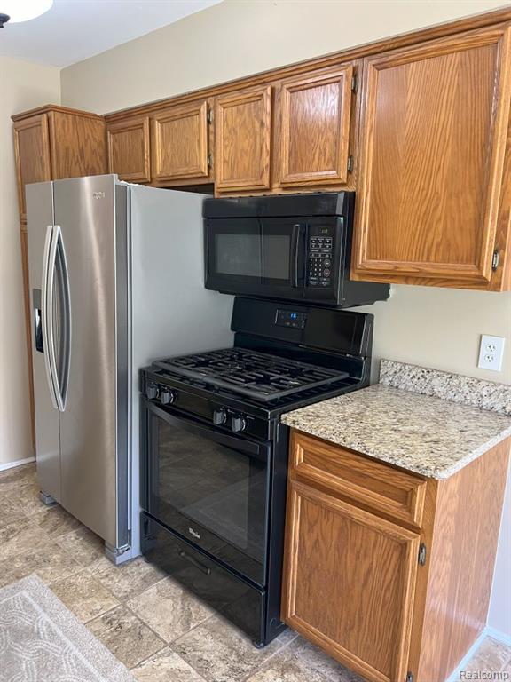 1532 DOVER Hill S, Walled Lake, MI 48390 — Photo 8