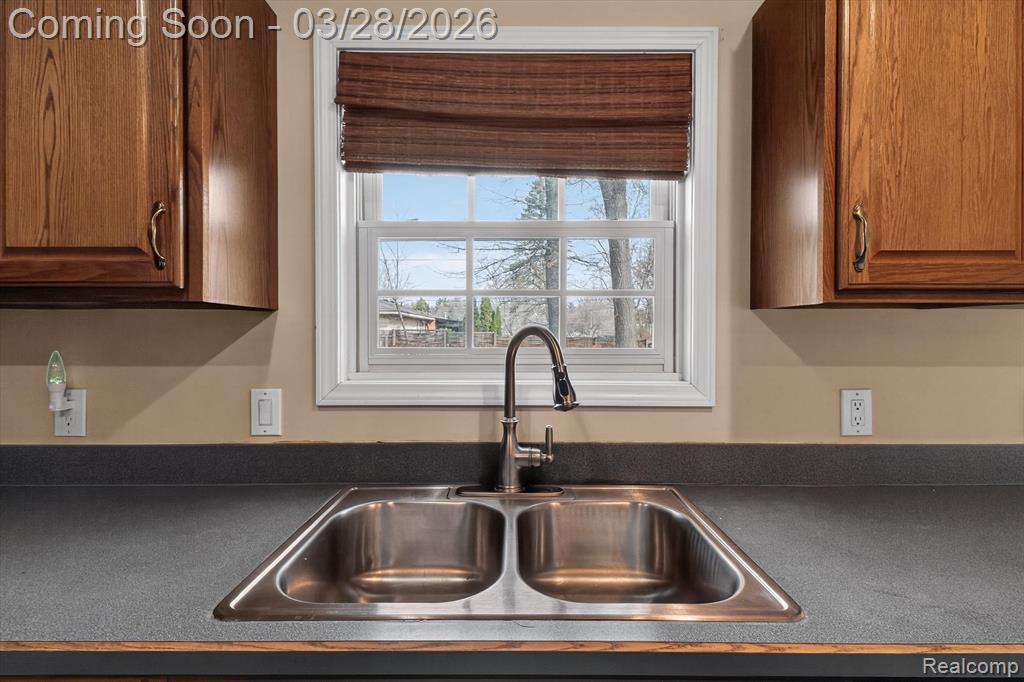 150 Bradley Street, Commerce Twp, MI 48382 — Photo 23