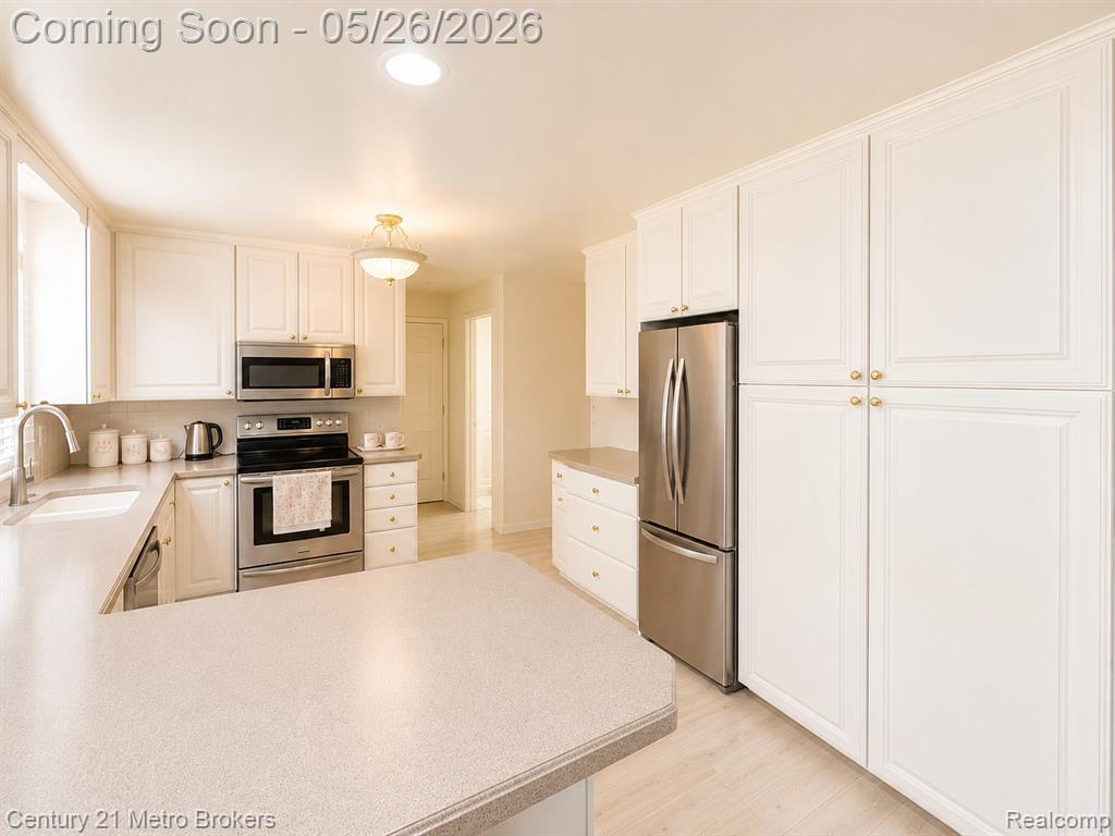 6292 Kings Pointe Circle, Grand Blanc, MI 48439 — Photo 11