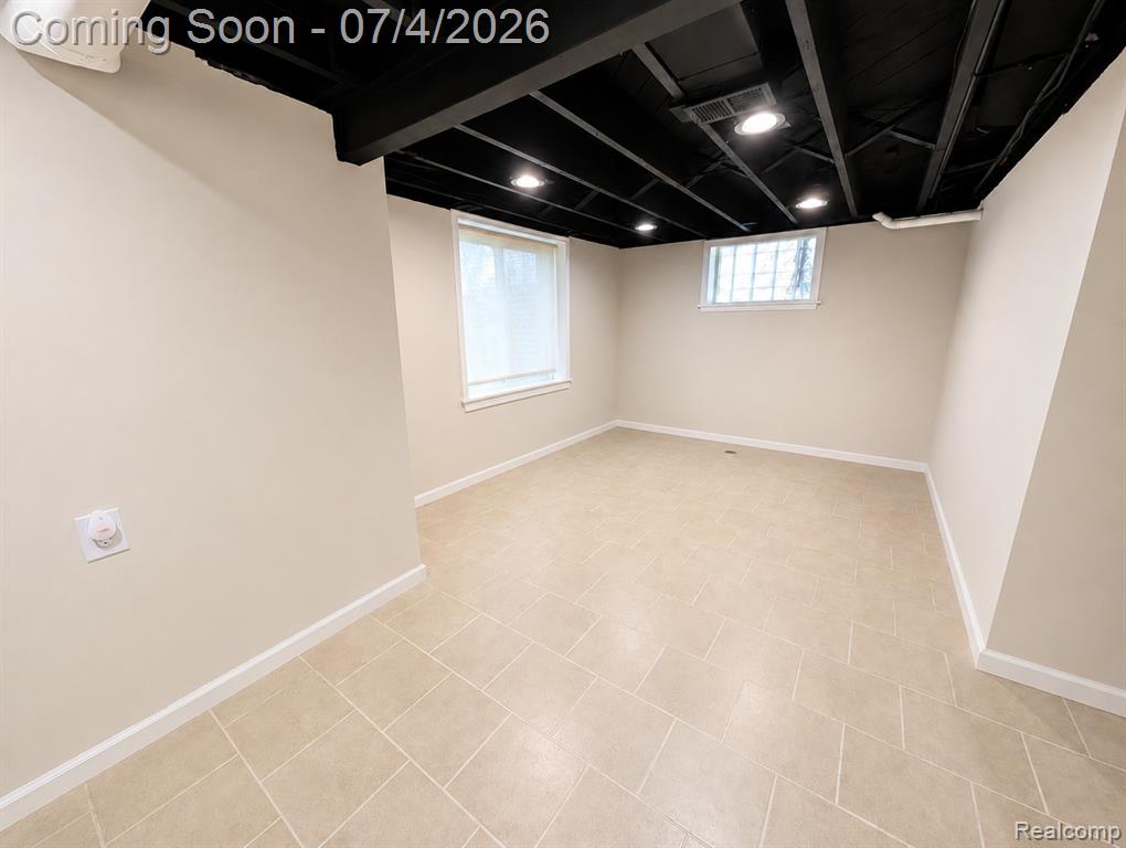 20552 Huntington Avenue, Harper Woods, MI 48225 — Photo 14