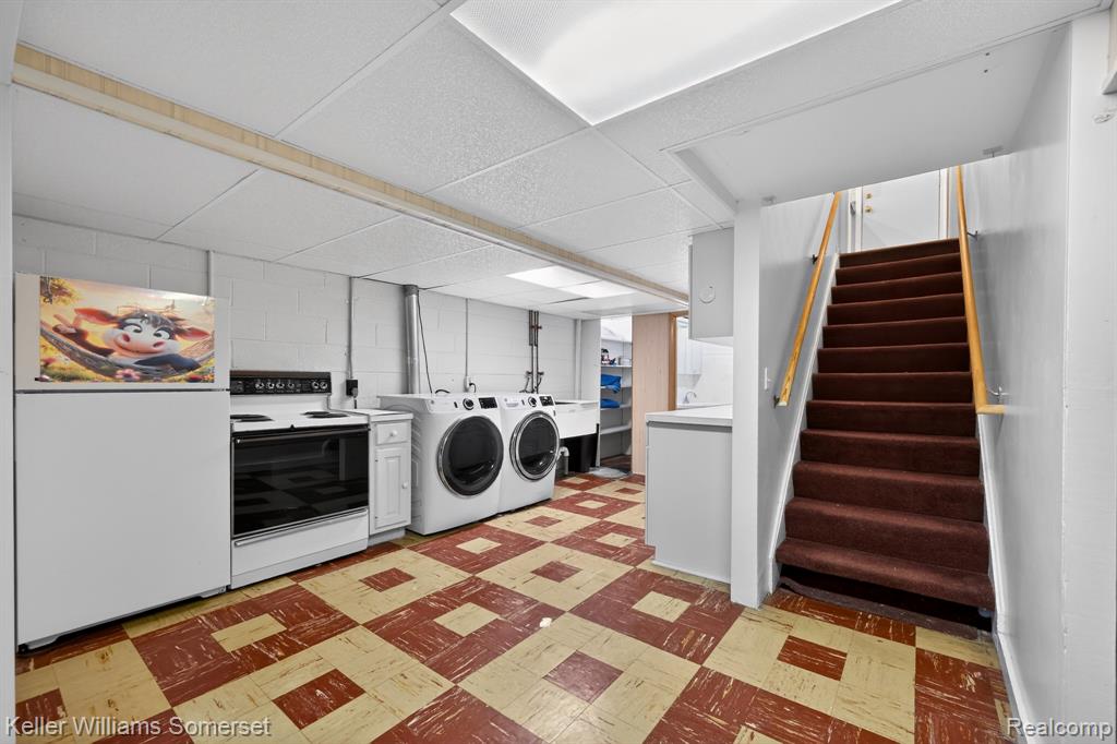 1681 Oxford Road, Grosse Pointe Woods, MI 48236 — Photo 19