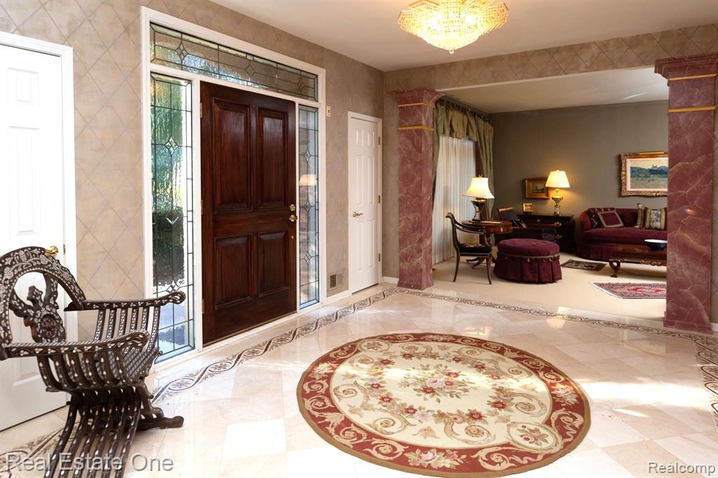 5538 CLEARVIEW Drive, Troy, MI 48098 — Photo 9