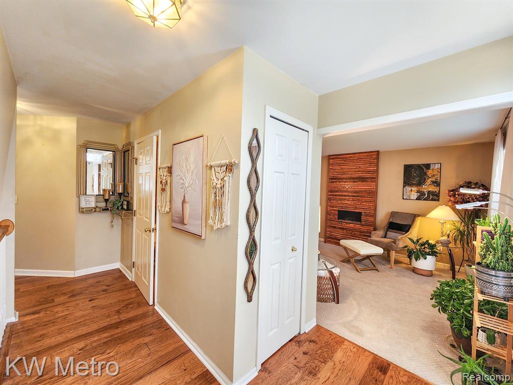 47037 REENE Drive, Belleville, MI 48111 — Photo 12