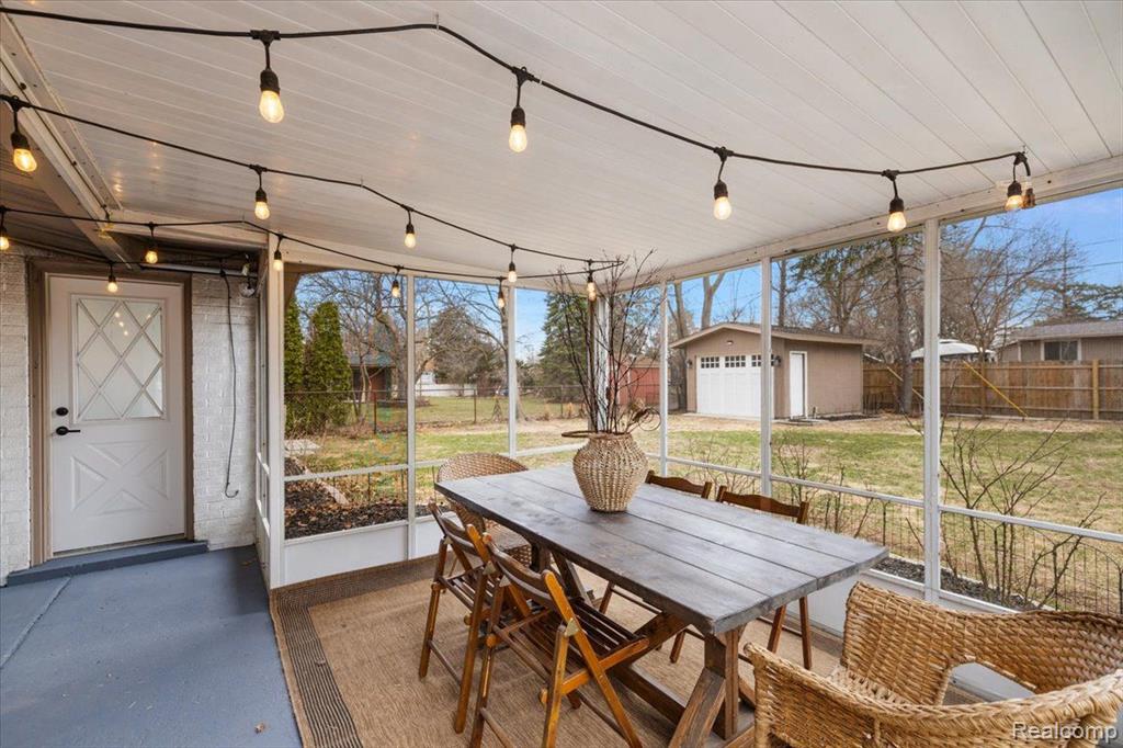 2068 GLENCOVE Road, Wolverine Lake, MI 48390 — Photo 32