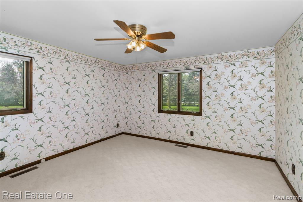 9050 Earhart Road, South Lyon, MI 48178 — Photo 24