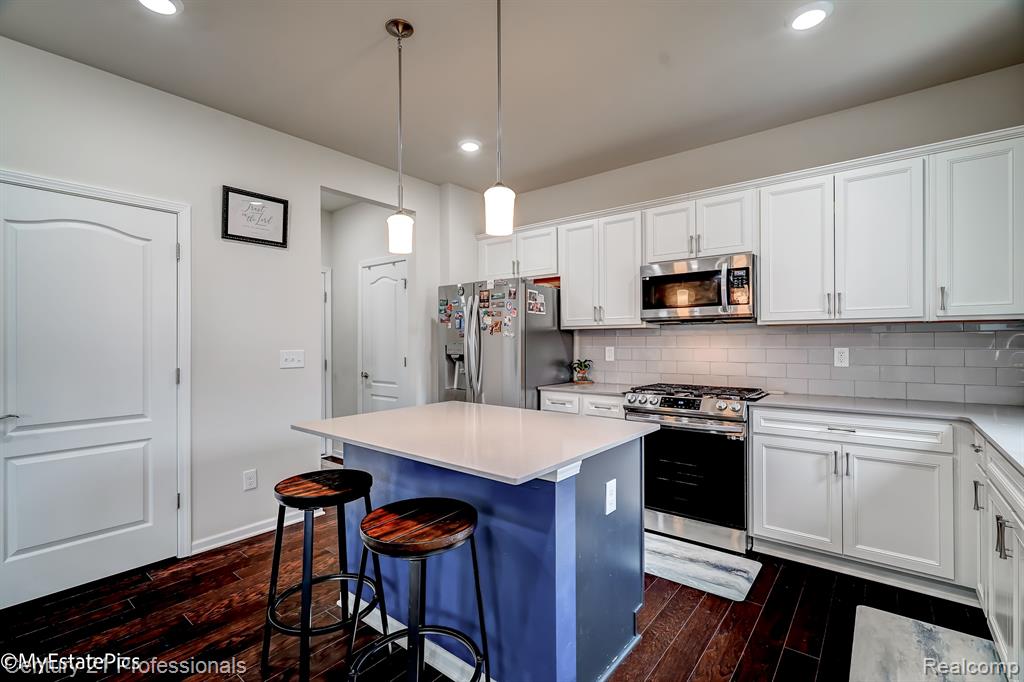 6044 FIELDSTONE Circle, South Lyon, MI 48178 — Photo 18