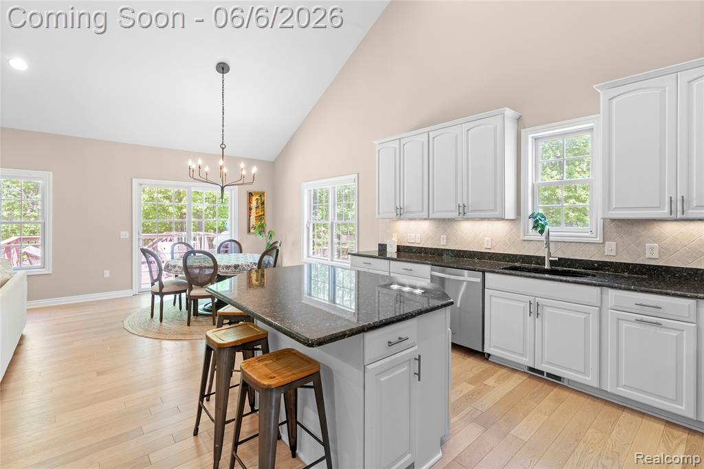 10242 Beacon Court, Grand Blanc, MI 48439 — Photo 13