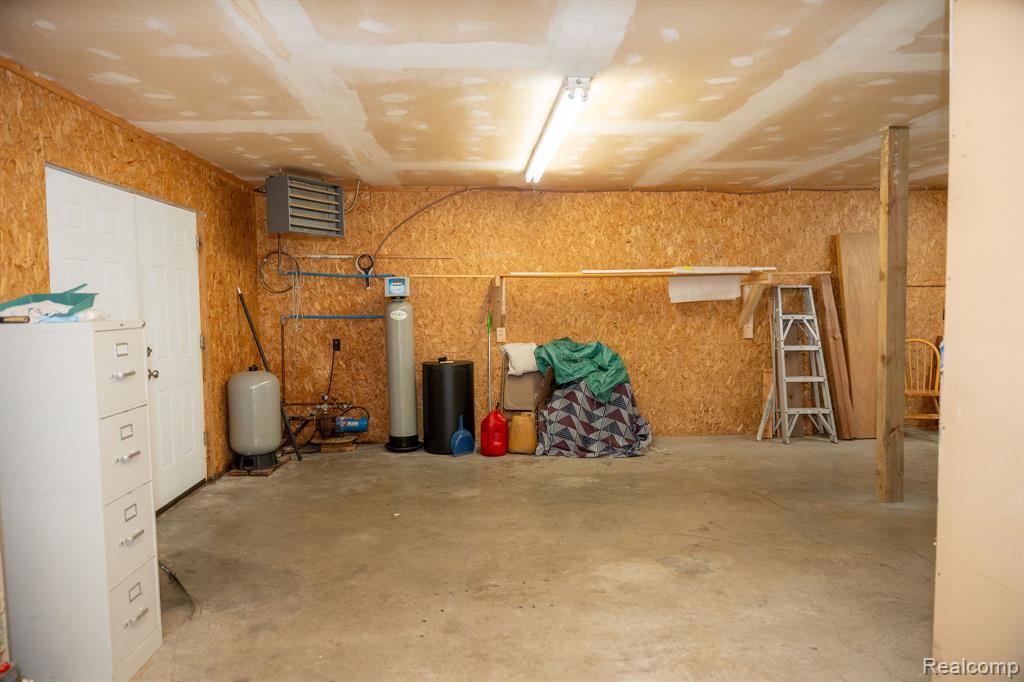 9887 W HIGGINS LAKE Drive, Roscommon, MI 48653 — Photo 61