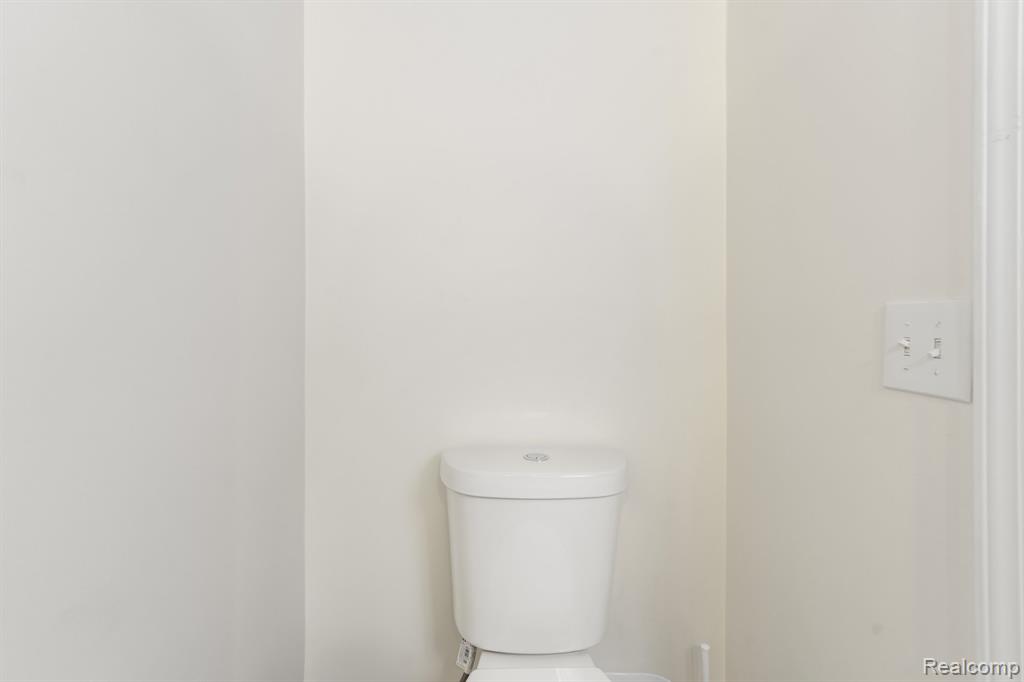 3104 Woods Circle, Detroit, MI 48207 — Photo 29