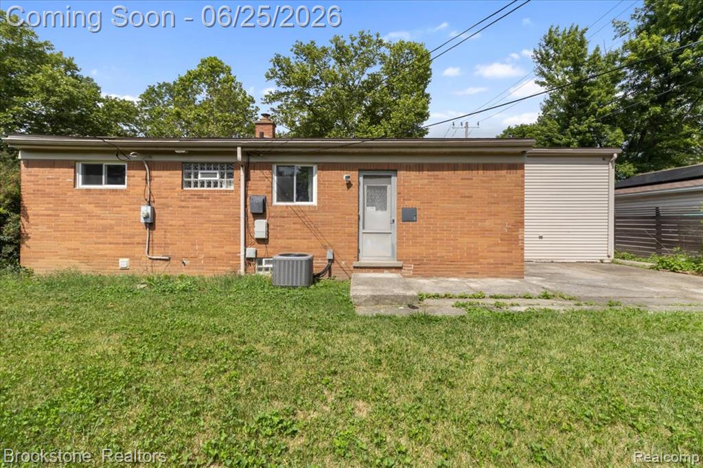 24210 Beverly Street, Oak Park, MI 48237 — Photo 24