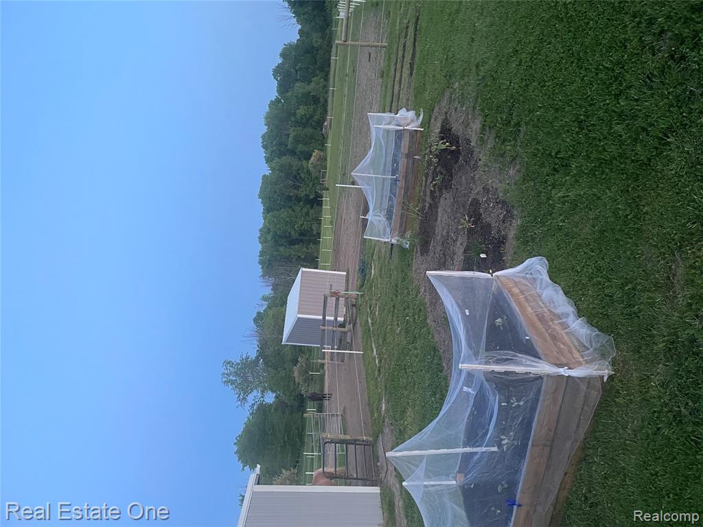 11392 E Carpenter Road, Davison, MI 48423 — Photo 32
