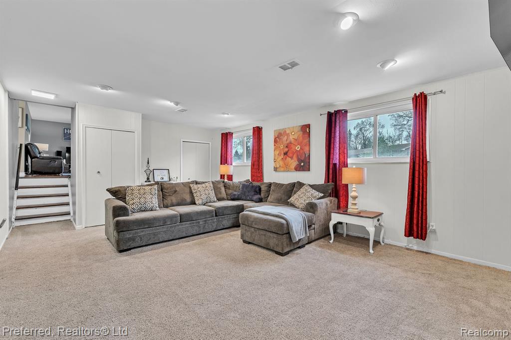8722 WOODSHIRE Drive, White Lake, MI — Photo 33