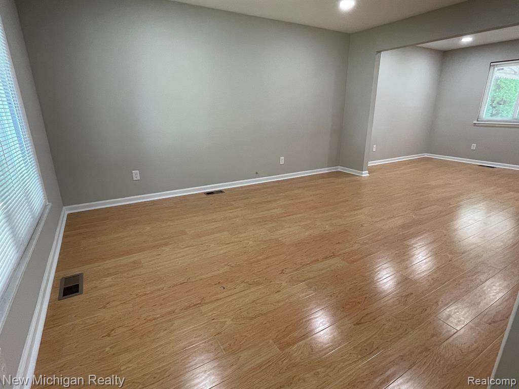 2427 CARRIAGE Way, Ypsilanti, MI 48197 — Photo 10