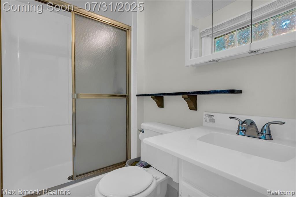 536 Fox River Drive, Bloomfield Hills, MI 48304 — Photo 17